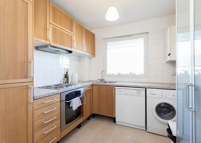 2 Bed Bright Flat In Fulham
